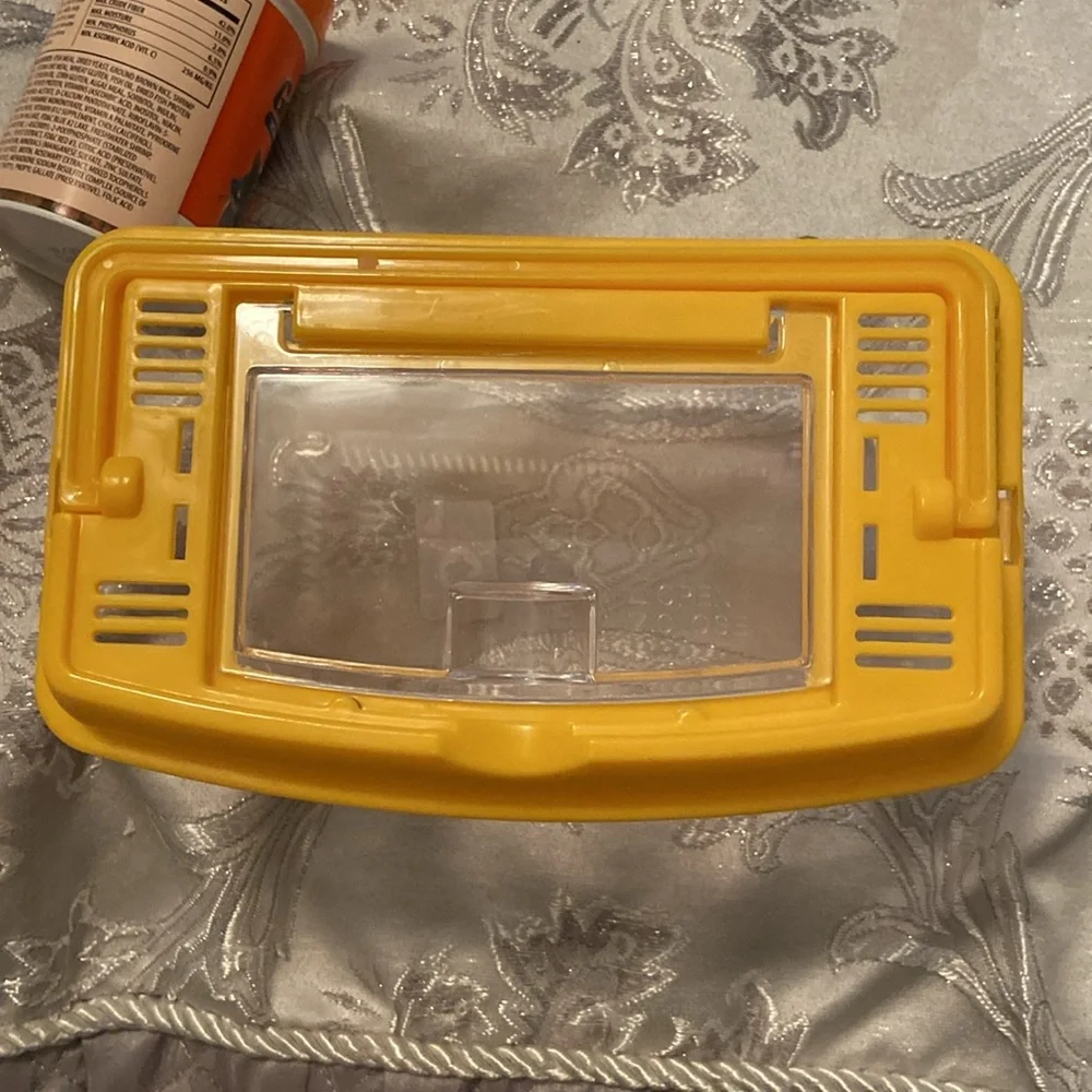 Small fish traveling container